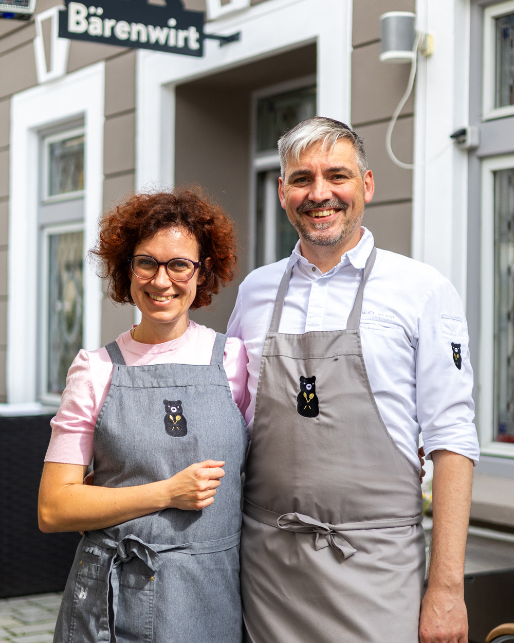 Claudia und Manuel Ressi vor dem Bärenwirt